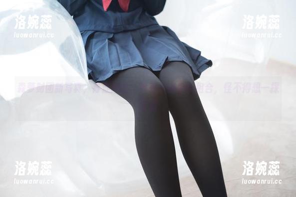 森萝财团新写真，青涩肉丝，真是个有趣的组合，怪不得想一探究竟