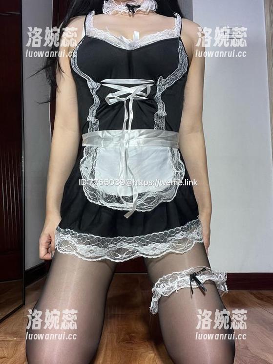 微密圈 - 楚楚不吃鱼的校服图集，原图里藏着的不只是布料还有些许的青春迷雾。