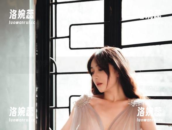 樱晚gigi的学姐美图，合集中的每一张都像在窃窃私语