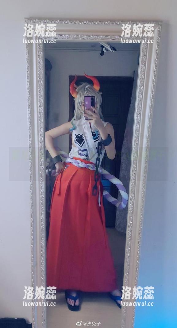 面对汐兔子的合集，恋与制作人的资源干脆低调点就好。