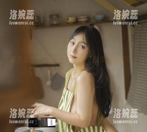 初见浅安安白丝写真集，腿长世家直逼模特，嗨！原图时间到！
