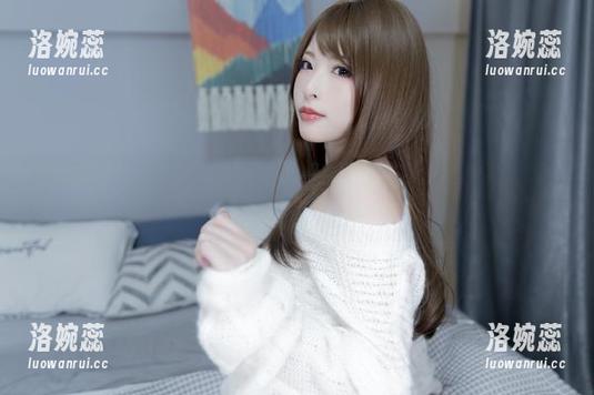 清水由乃的泳池图包，精选的水面耍流氓，眼花撩乱的水花都没她魅惑。