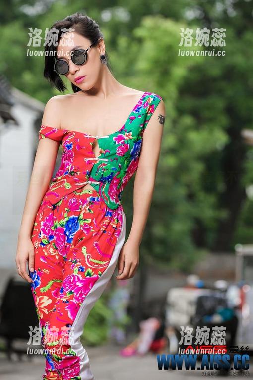 爱丝 - 索菲的海洋冒险，水手服写真集不怕浪的洗礼！