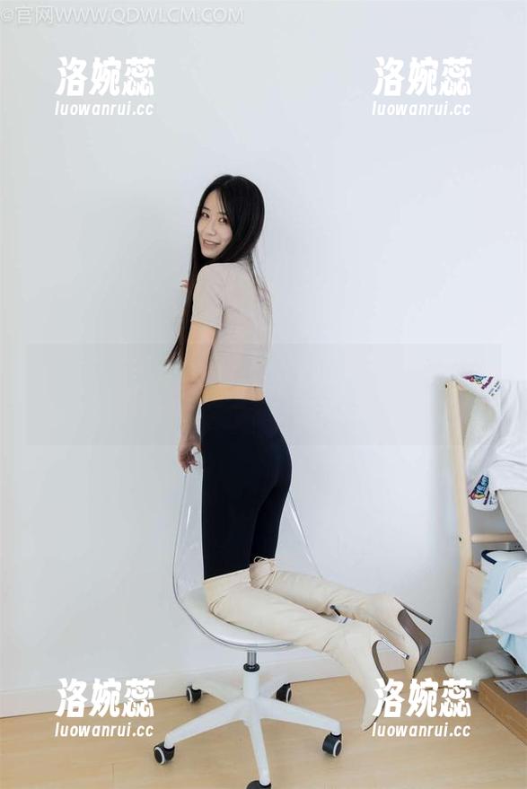 物恋传媒 - 小谷的瑜伽写真集大公开：下载之后，谁会先想去练？