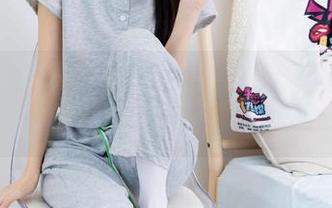 物恋传媒 - 菜菜VS白裙：在无圣光的战场上比拼姿态