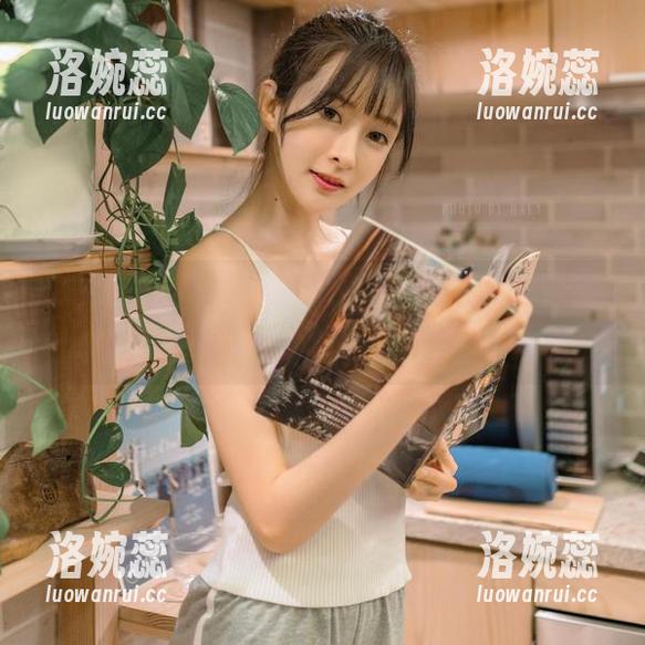 少女与奶牛的边缘疯狂：王羽杉写真集更新，奇妙组合等你一探究竟！