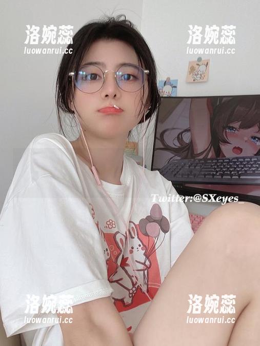 眼酱大魔王w的在线黑丝居家，高清镜头不怕比拼！