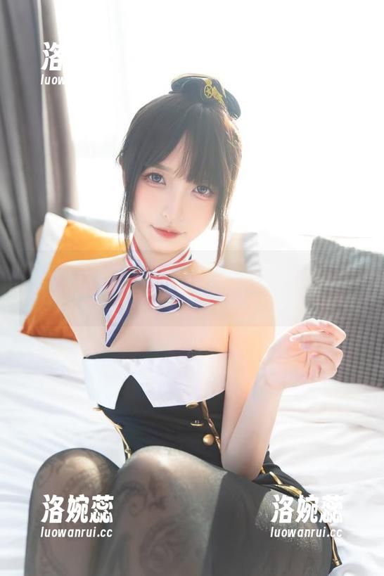 来看神楽坂真冬的黑丝胡桃，原图那么出众，套图却在搞事情！