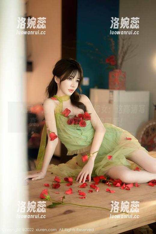 秀人网 - 遇见baby嘉茵修女：这高清写真，一不小心变得俏皮可爱！