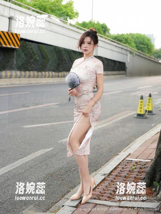 秀人网 - Lingyu的长腿原图：图集慢慢欣赏，腿长可以是“勇气”？！