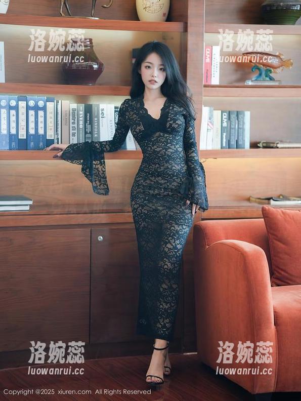 秀人网 - 周琰琳LIN的私拍礼服秀：穿出一身迷人的“衣”气，不信你来看！