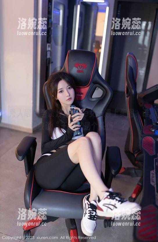 秀人网 - 当奈汐酱nice女王遇上美图，谁还敢说“王冠只是个头饰”？