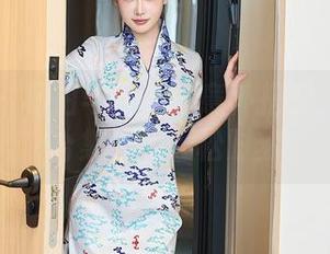 秀人网 - 私拍与蕾丝的意外搭配：李可可合集里的轻松时刻
