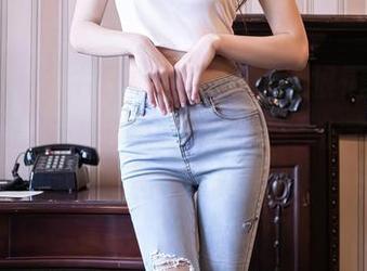 秀人网 - “牛仔裤与白甜的爱恨情仇：你能分得清谁是主角吗？”——略微犹豫原图&写真