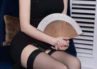 秀人网 - 啧啧，艺轩又来发布黑白原图了，这次可没收费，记得拿好！