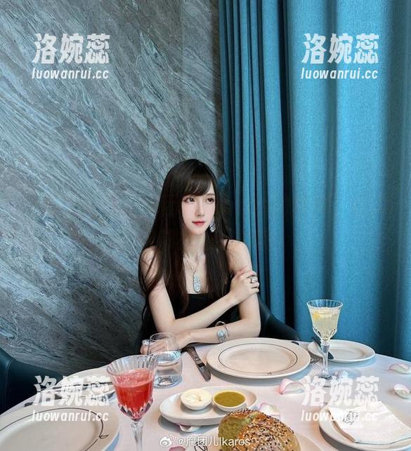 万圣节特辑：腐团儿Ikaros的写真，怪力乱神都是假装的嘛！