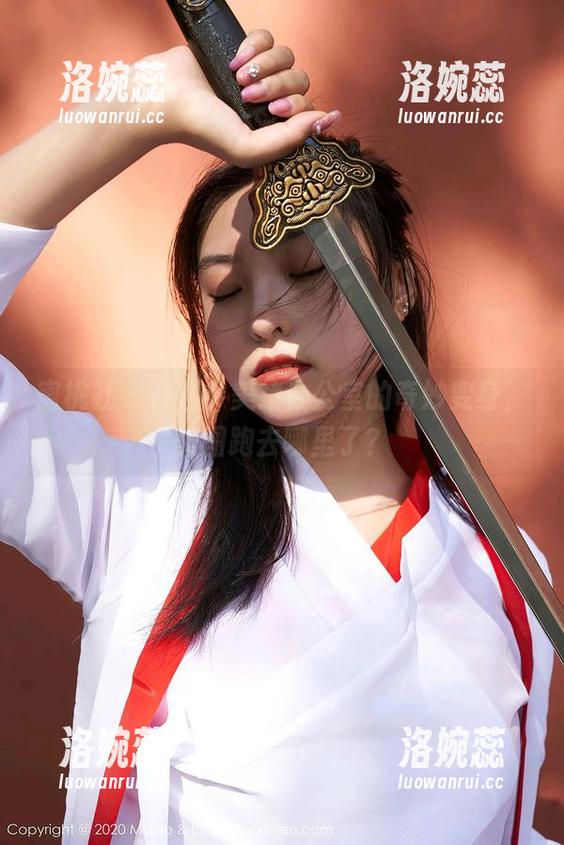 蜜桃社-美绪 蜜桃社 - 在线!美绪办公室的奇妙变身,美图跑去哪里了?