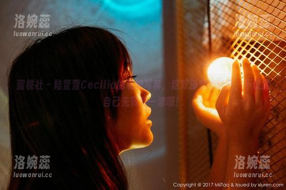 蜜桃社 - 陆萱萱Cecilia的私拍写真，这双脚穿的鞋子，不说我自己先赞美一波啊！