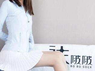 袜啵啵 - 偶然望见苏苏的肉丝，图片画面感太浓，脚尖加固的气场真心疯狂。