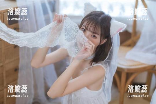 许岚LAN的女友，似乎从每个像素里都溢出了一丝调皮。
