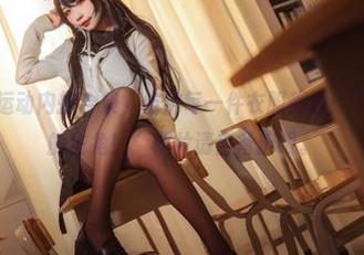 贞子蜜桃的运动内搭合集，仿佛每一件衣服都说：“我就是今天的主角！”照片请自备护眼。
