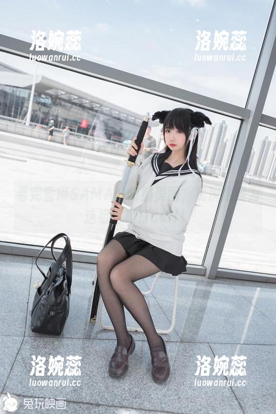 看完雪琪SAMA的制服美图，我决定要为这组写真打call！
