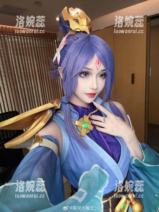 高清分享：露儿大魔王与伊芙琳的“机智摆拍”秀，谁说摄影不需要幽默感？