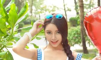青豆客 - ‘可蕊娜’奶牛写真：你想找到草坪情怀？这点牛皮我还写得来！