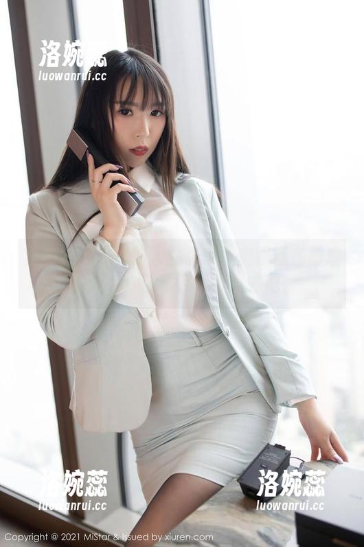 魅妍社 - 洗澡的人生赢家！美图藏在杨晨晨sugar的浴室，下载去吧！