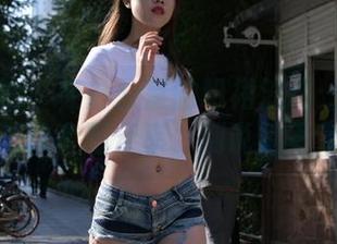 魔镜街拍 - 在办公室的粉裙流动：婷婷的日常工作套图分享，别说她不专业！