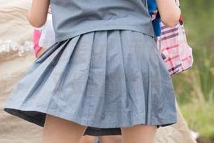魔镜街拍的美腿美女：网盘版，今天它更新了，又长高了个十厘米！