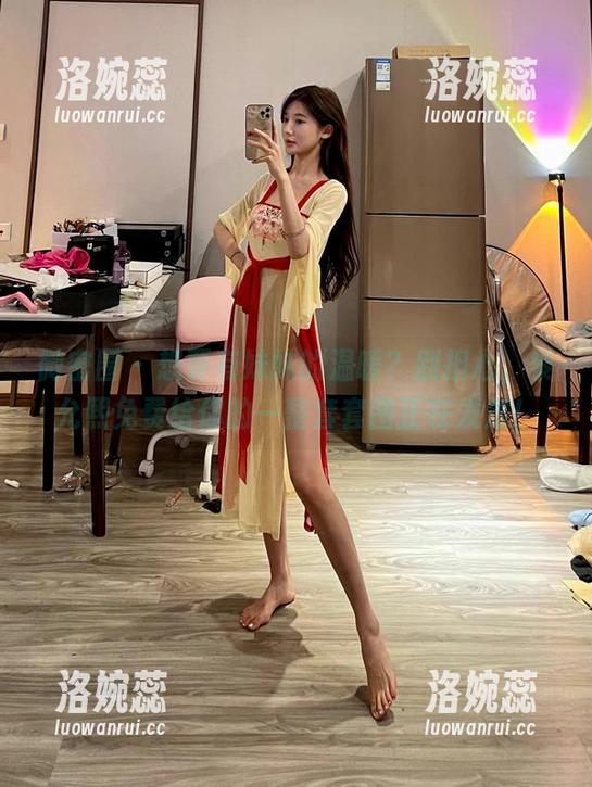 微密圈 - 想要有妹妹的温暖？别担心，黎允熙免费给你的一整套套图正在发放！
